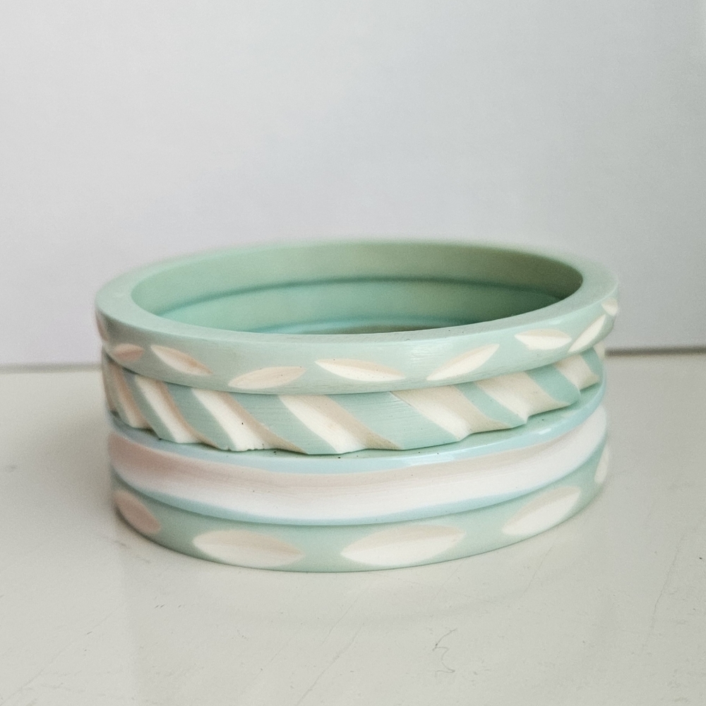 Vintage Turquoise Fakelite Bangles